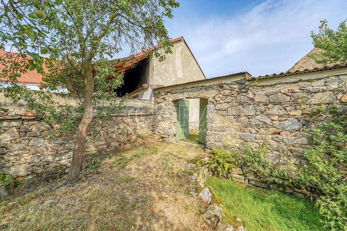Prodej rodinného domu 150 m², pozemek 1977 m²